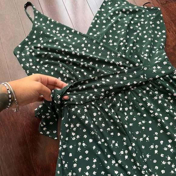 Kaileigh Rochelle Jumpsuit Size XL Dark Green Floral Waist Tie Wide Leg Stretch - Picture 3 of 8